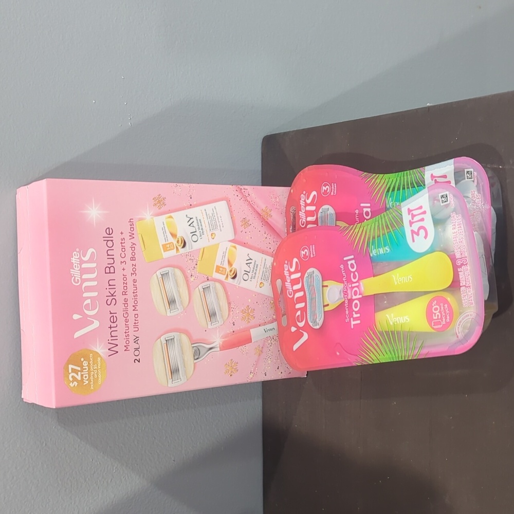 NWT Venus Tropical Disposable Razors